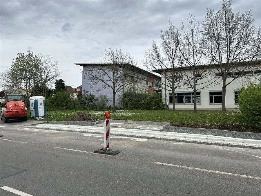 Erneuerung Haltestellen, Bischofsheim